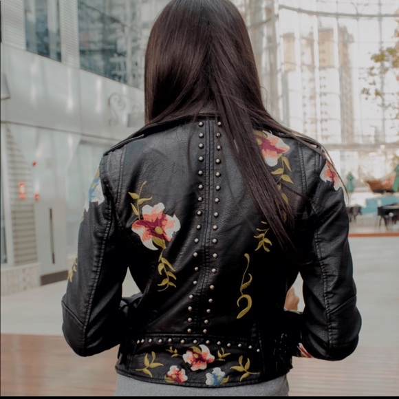 💐NWOT Fab Embroidered Studded Faux Leather - Picture 5 of 7